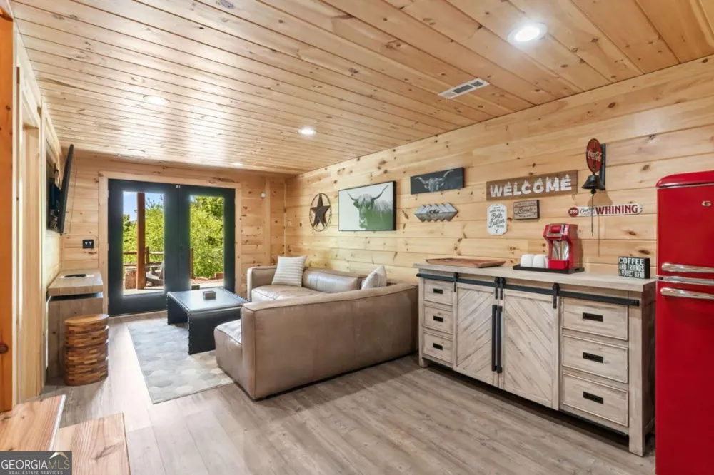 229 Old Mill Pond RD Mineral Bluff, GA 30559