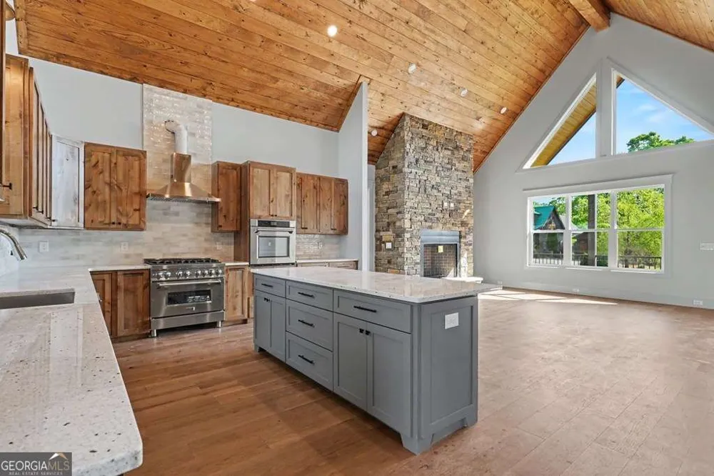 383 Rustic Barn TRL Morganton, GA 30560