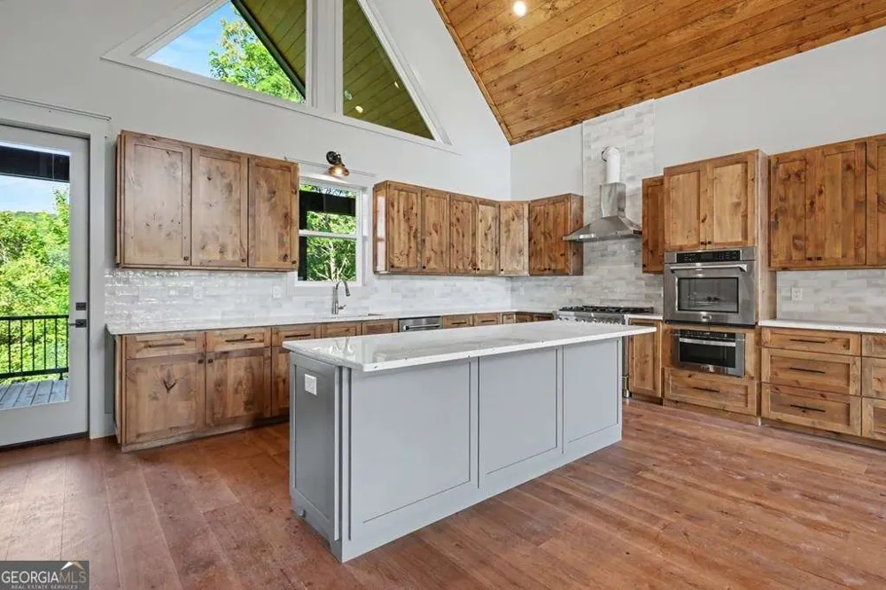 383 Rustic Barn TRL Morganton, GA 30560