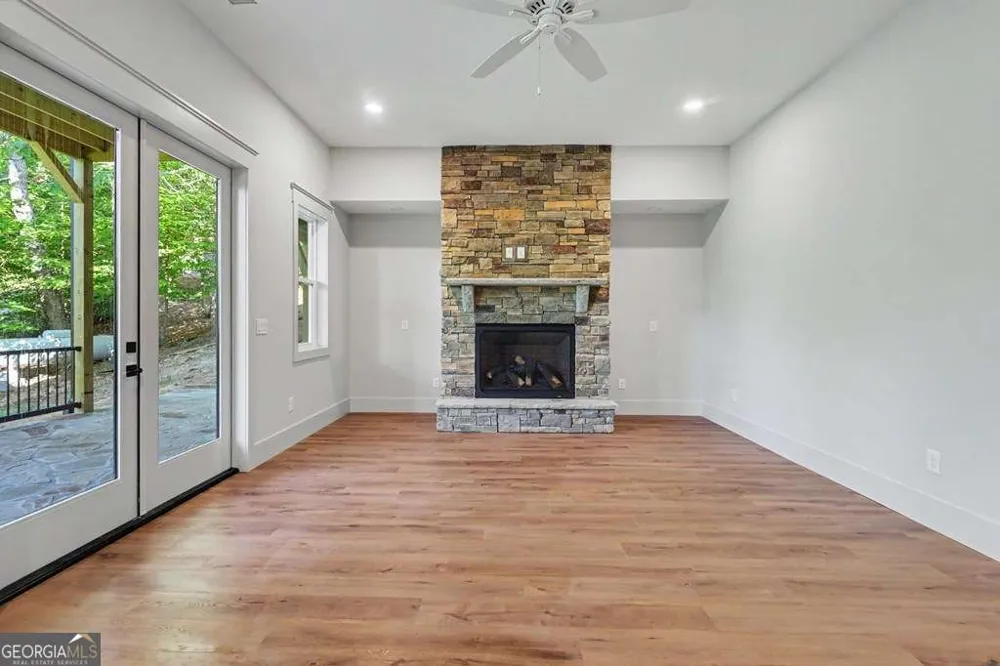 383 Rustic Barn TRL Morganton, GA 30560