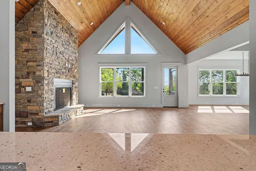 383 Rustic Barn TRL Morganton, GA 30560