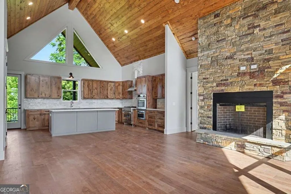 383 Rustic Barn TRL Morganton, GA 30560