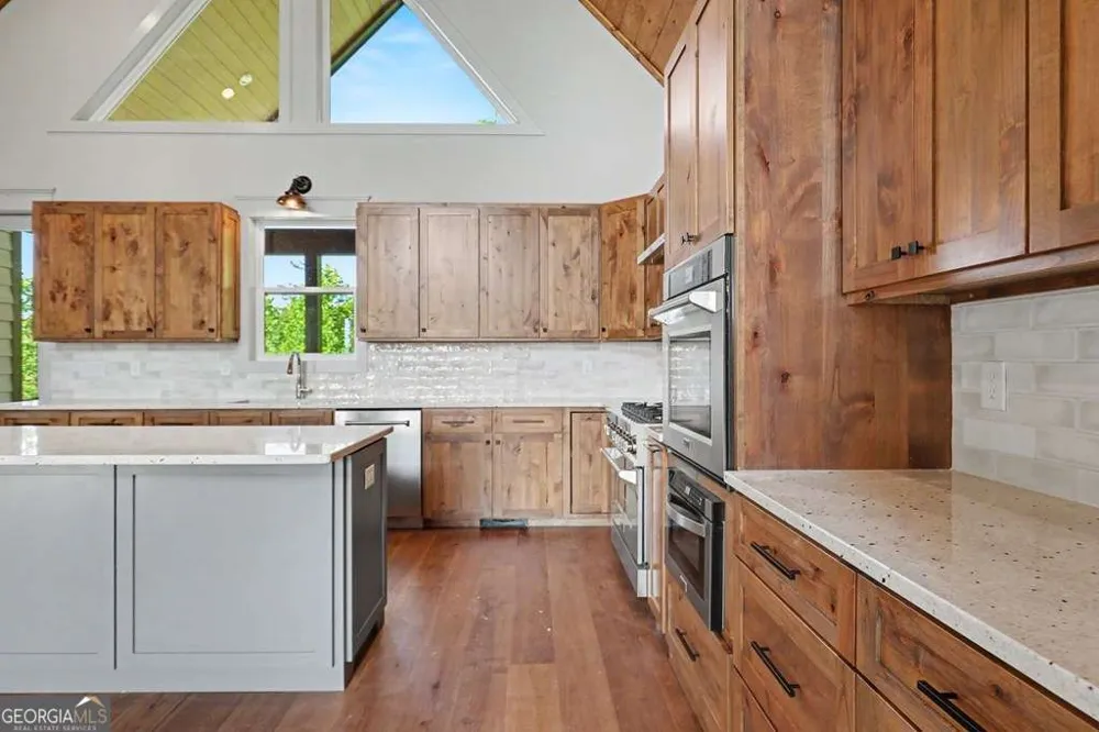383 Rustic Barn TRL Morganton, GA 30560