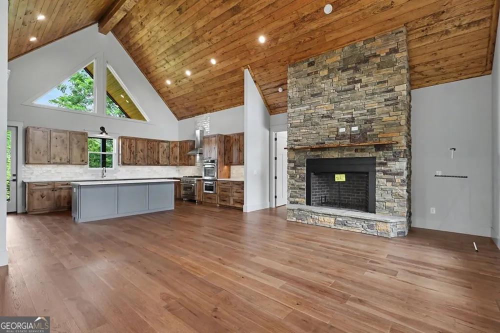 383 Rustic Barn TRL Morganton, GA 30560