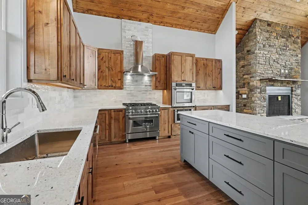 383 Rustic Barn TRL Morganton, GA 30560