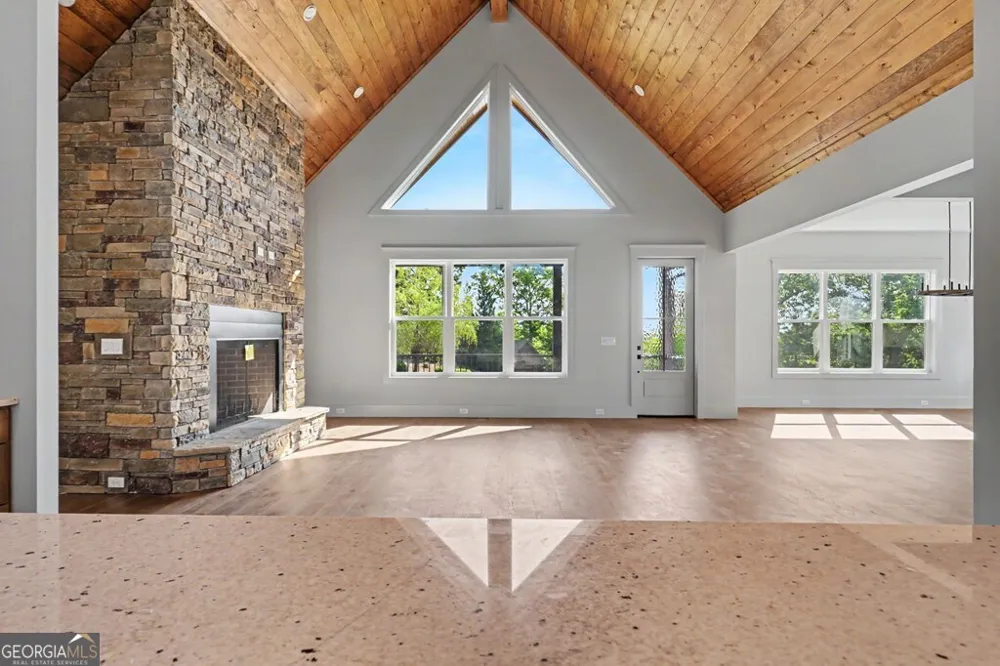 383 Rustic Barn TRL Morganton, GA 30560