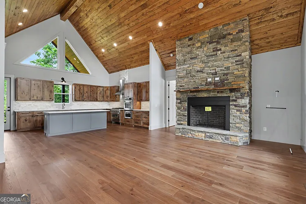 383 Rustic Barn TRL Morganton, GA 30560