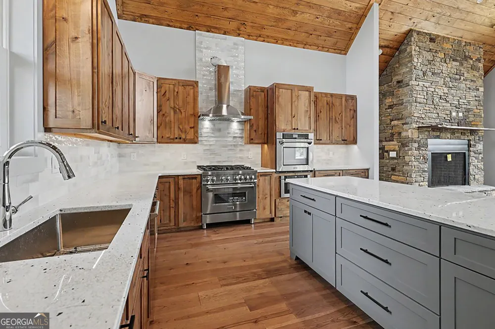 383 Rustic Barn TRL Morganton, GA 30560