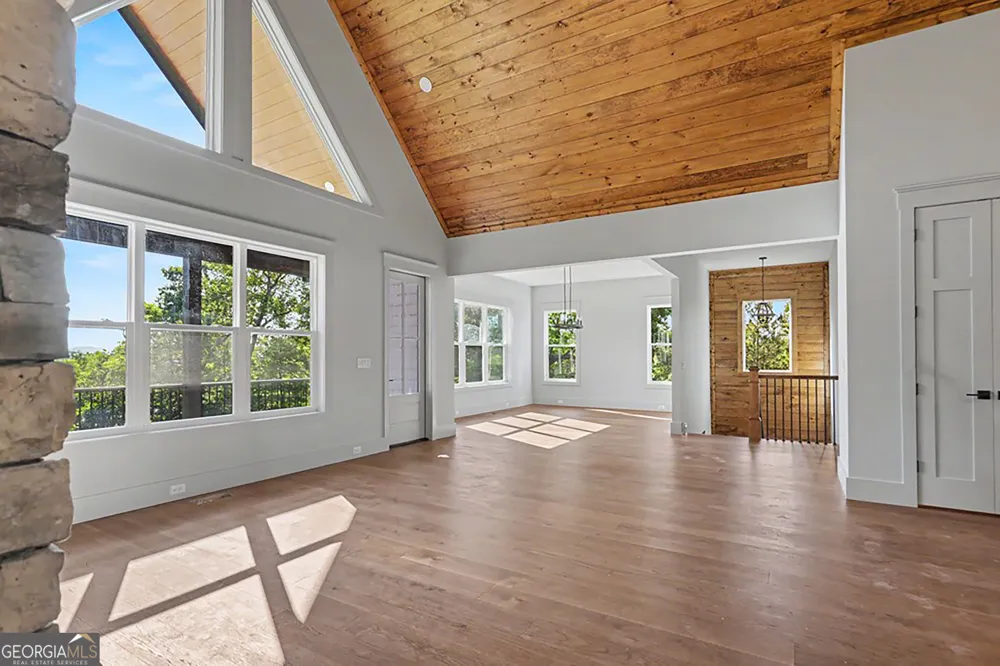 383 Rustic Barn TRL Morganton, GA 30560