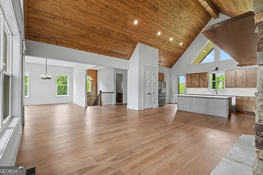383 Rustic Barn TRL Morganton, GA 30560