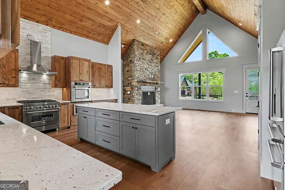 383 Rustic Barn TRL Morganton, GA 30560