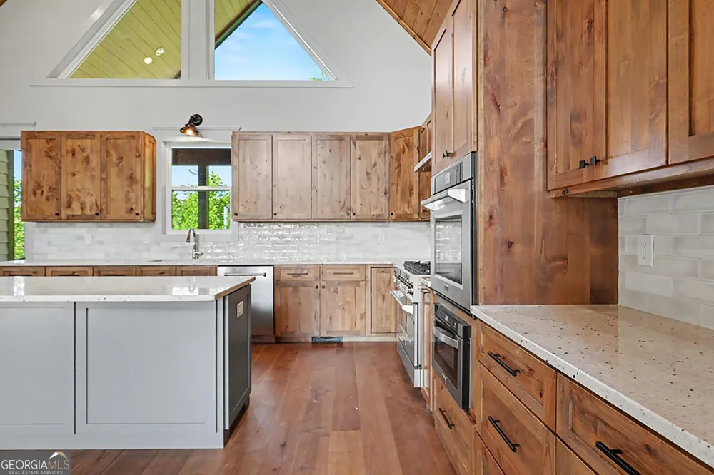 383 Rustic Barn TRL Morganton, GA 30560
