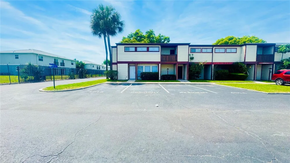 4016 WOODFERN DRIVE #B8 Orlando, FL 32839