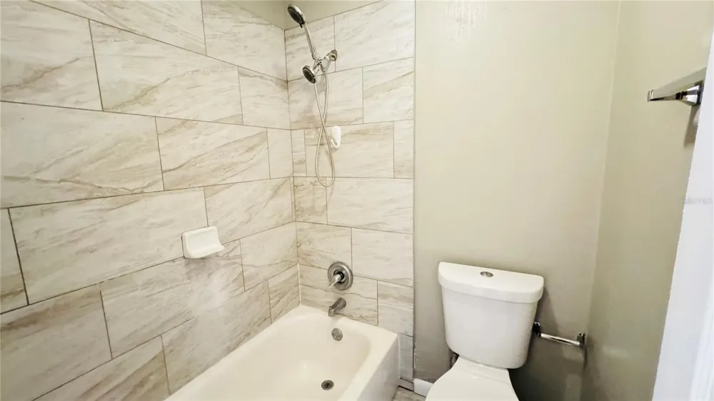 4016 WOODFERN DRIVE #B8 Orlando, FL 32839