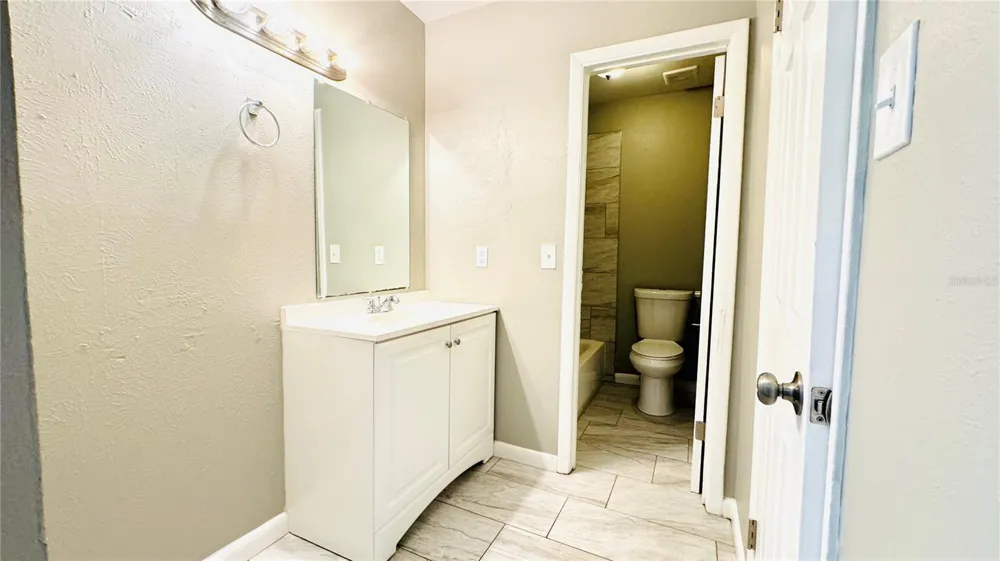 4016 WOODFERN DRIVE #B8 Orlando, FL 32839
