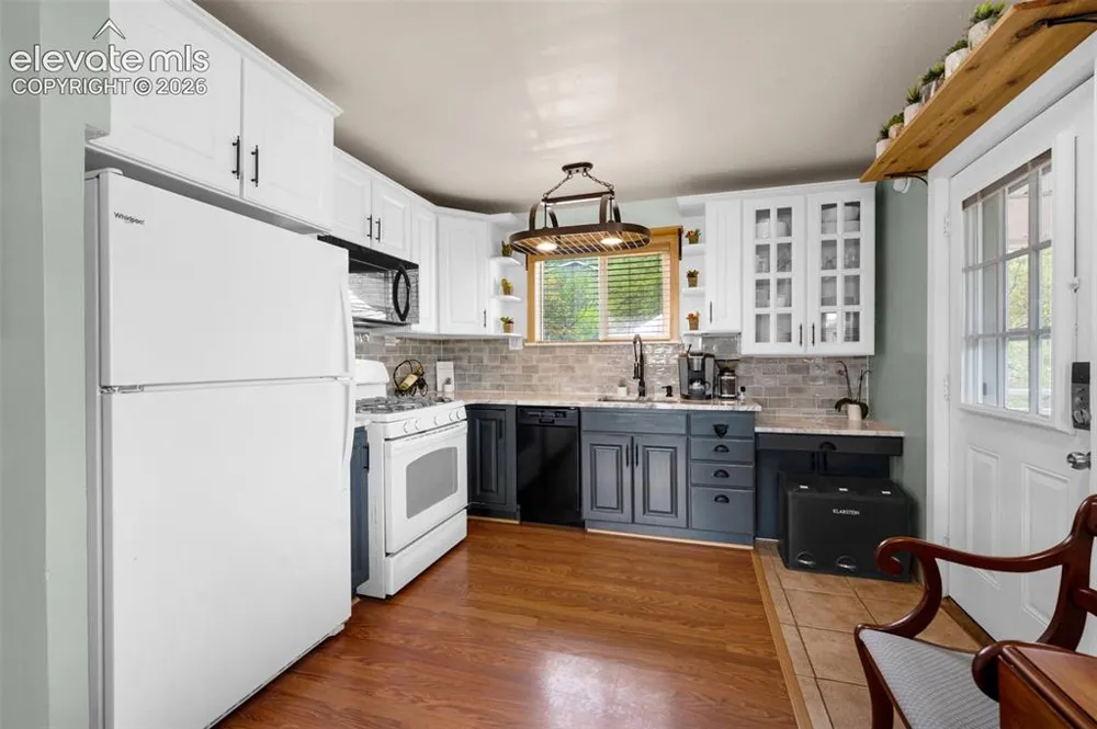 324 Terrace Place Manitou Springs, CO 80829