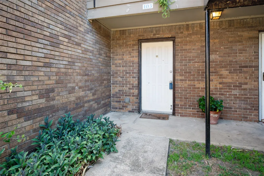 4472 Chaha Road #103 Garland, TX 75043