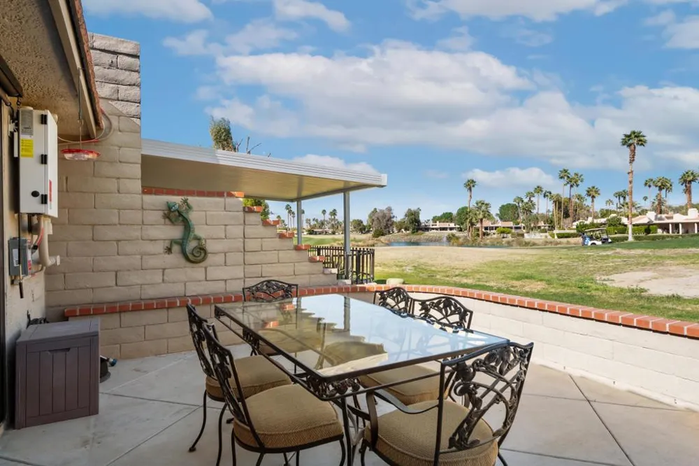 68482 Calle Toledo Cathedral City, CA 92234