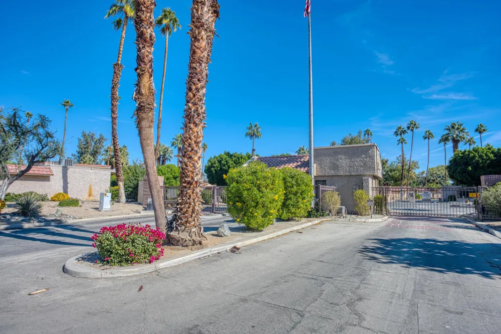 68482 Calle Toledo Cathedral City, CA 92234