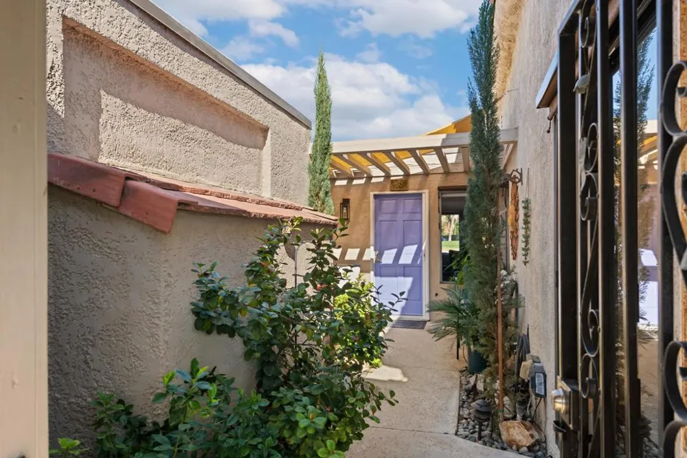 68482 Calle Toledo Cathedral City, CA 92234