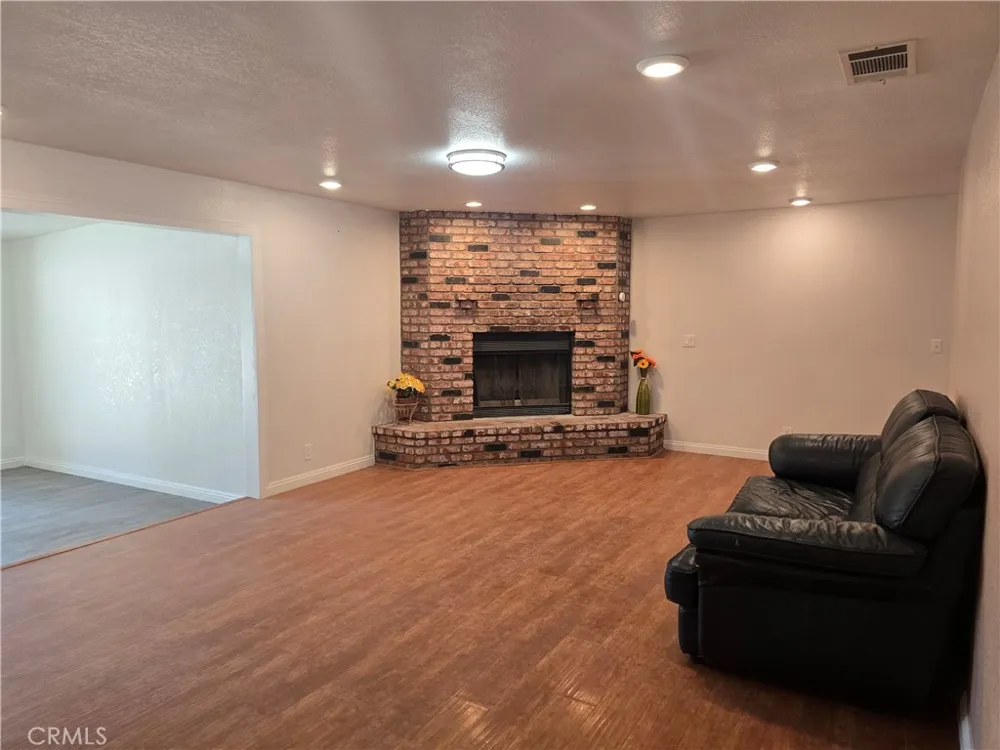 7215 Lyons #3 Hesperia, CA 92345