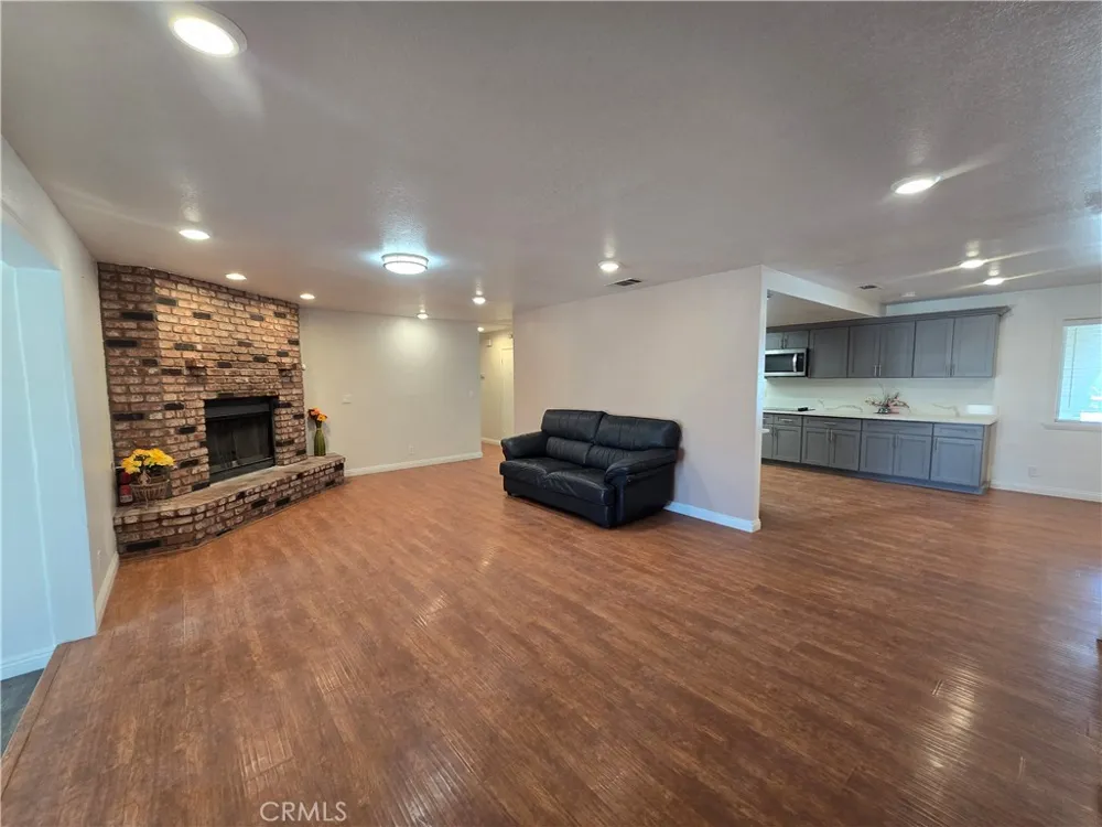 7215 Lyons #3 Hesperia, CA 92345