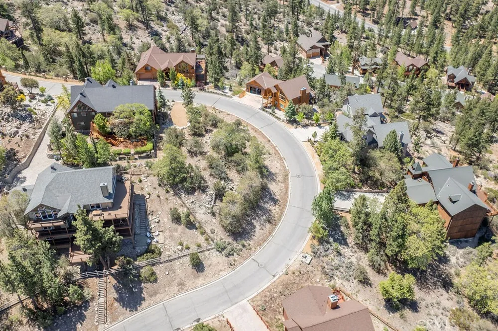 42315 Golden Oak Big Bear Lake, CA 92315