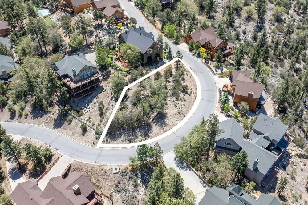 42315 Golden Oak Big Bear Lake, CA 92315
