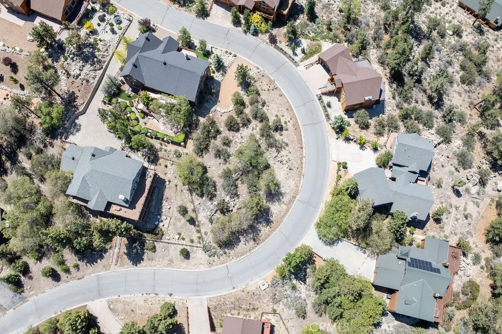 42315 Golden Oak Big Bear Lake, CA 92315