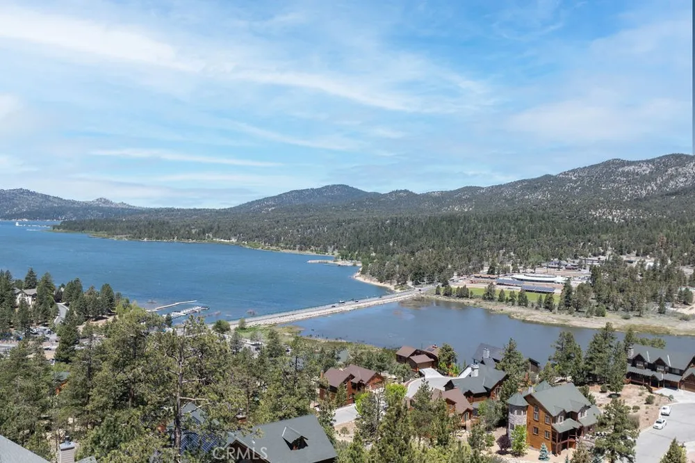 42315 Golden Oak Big Bear Lake, CA 92315