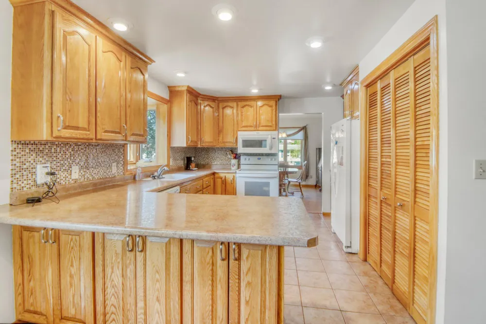 1315 Loring Avenue Detroit Lakes, MN 56501