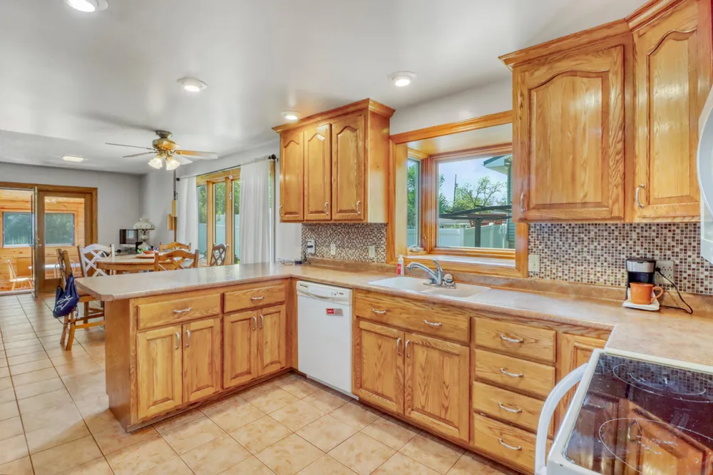 1315 Loring Avenue Detroit Lakes, MN 56501
