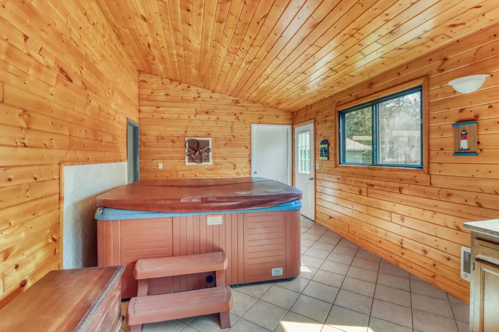 1315 Loring Avenue Detroit Lakes, MN 56501