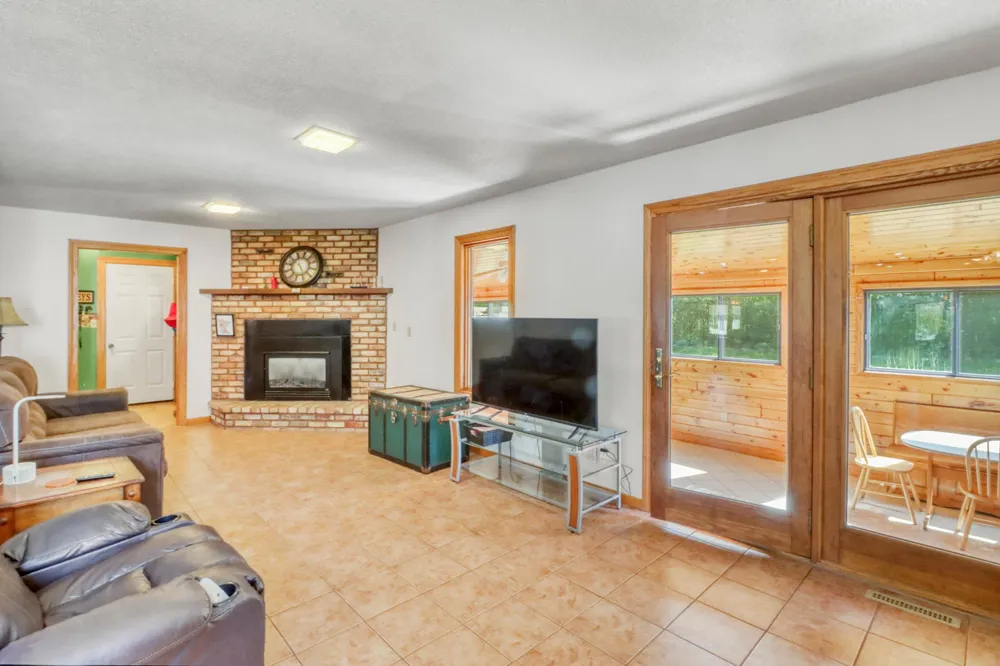1315 Loring Avenue Detroit Lakes, MN 56501