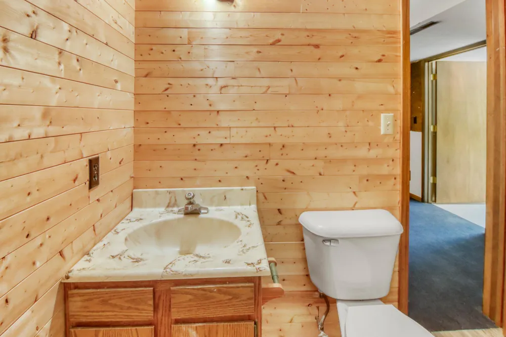 1315 Loring Avenue Detroit Lakes, MN 56501