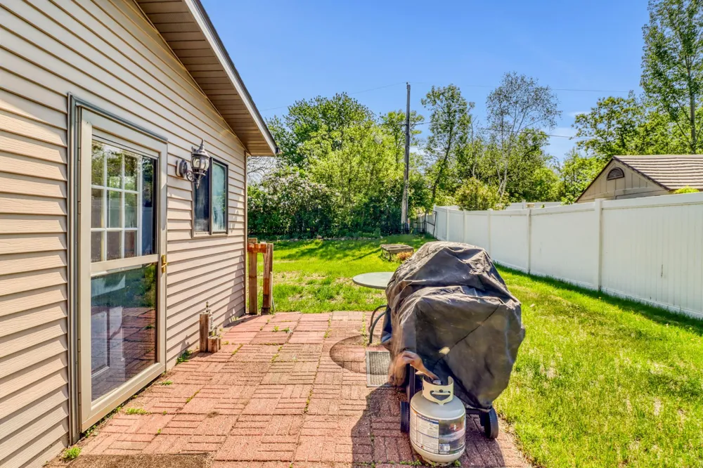 1315 Loring Avenue Detroit Lakes, MN 56501