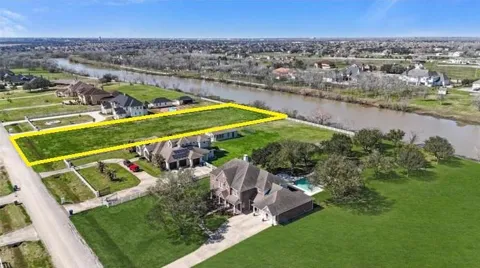 5935 Sagamore Bay Lane