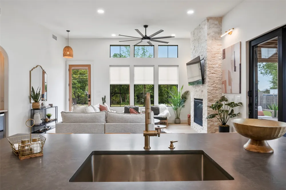 118 Bayside Circle Gainesville, TX 76240