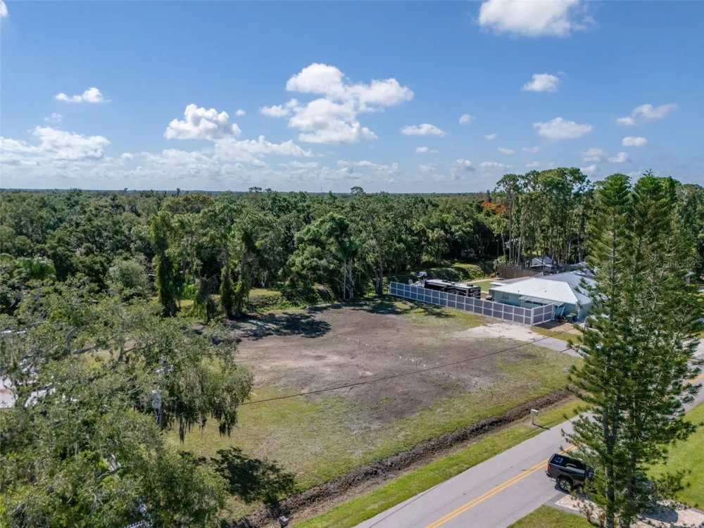 1941 E LEEWYNN DRIVE Sarasota, FL 34240
