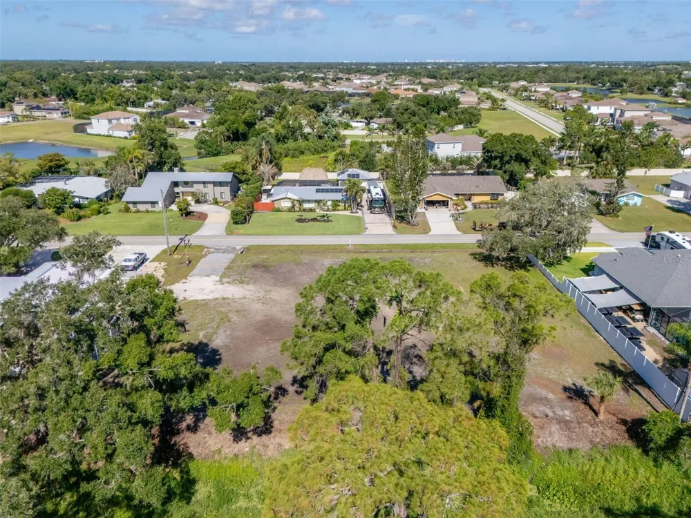 1941 E LEEWYNN DRIVE Sarasota, FL 34240