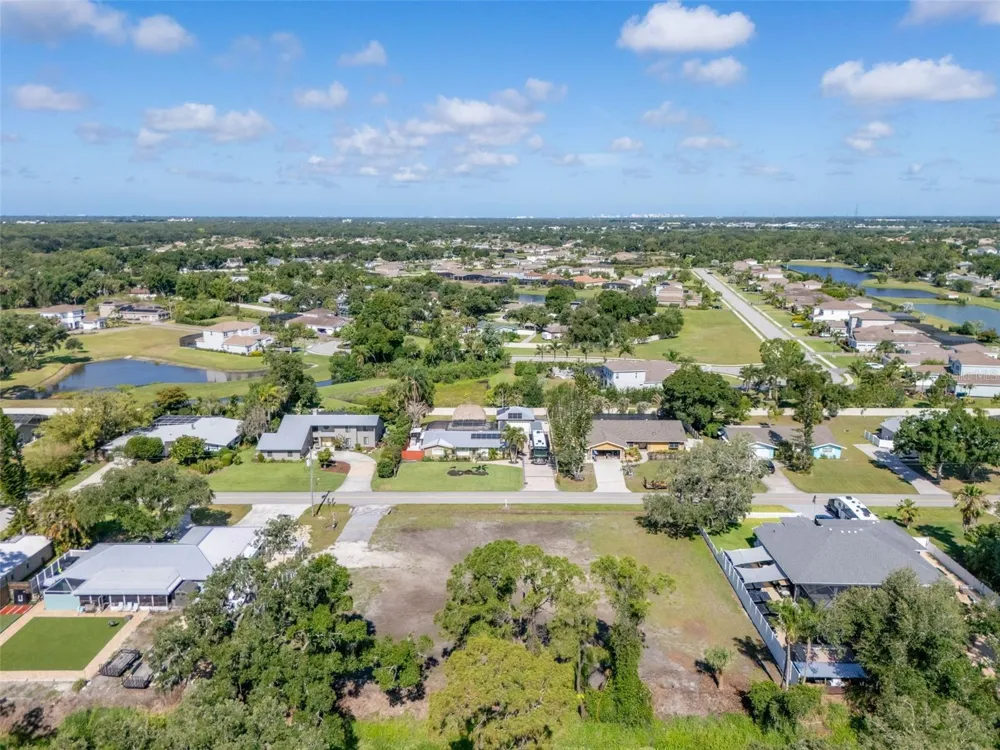 1941 E LEEWYNN DRIVE Sarasota, FL 34240