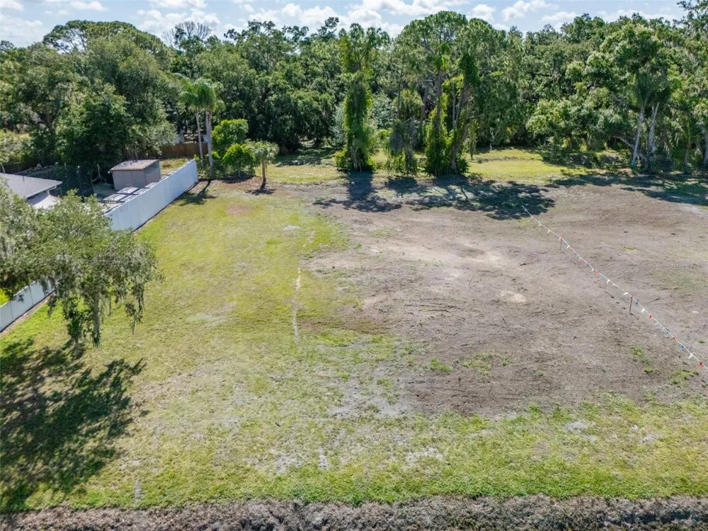 1941 E LEEWYNN DRIVE Sarasota, FL 34240