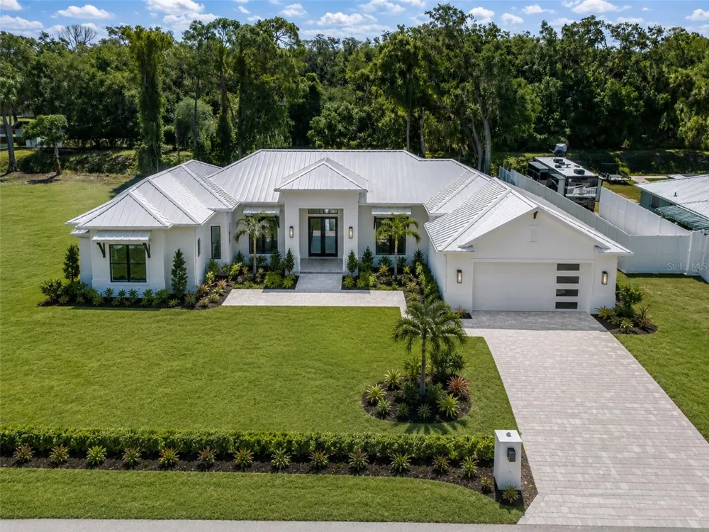 1941 E LEEWYNN DRIVE Sarasota, FL 34240