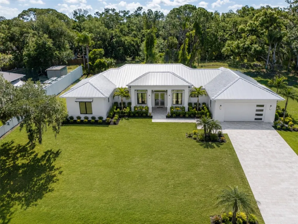 1941 E LEEWYNN DRIVE Sarasota, FL 34240