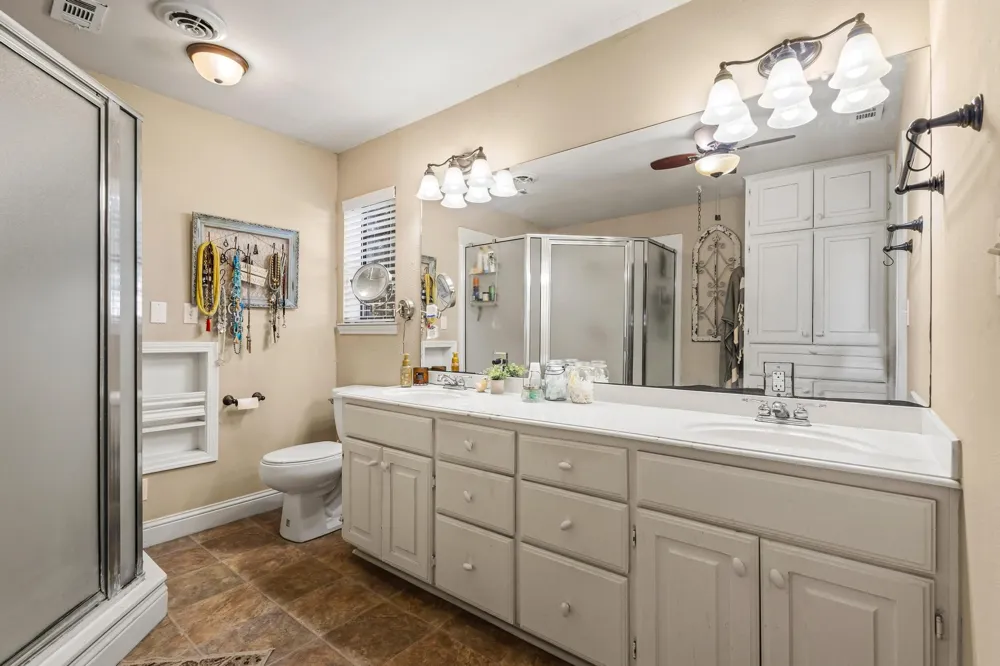 2321 COUNTY ROAD 2100 Ivanhoe, TX 75447