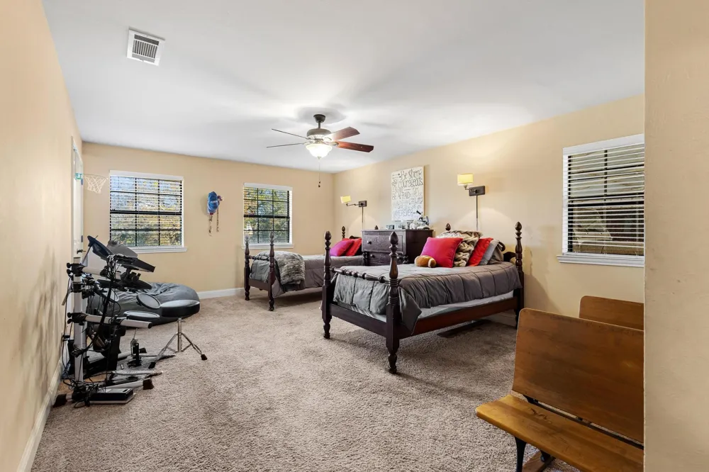 2321 COUNTY ROAD 2100 Ivanhoe, TX 75447