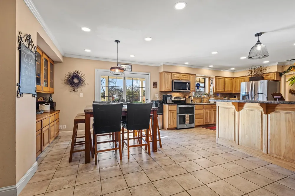 2321 COUNTY ROAD 2100 Ivanhoe, TX 75447