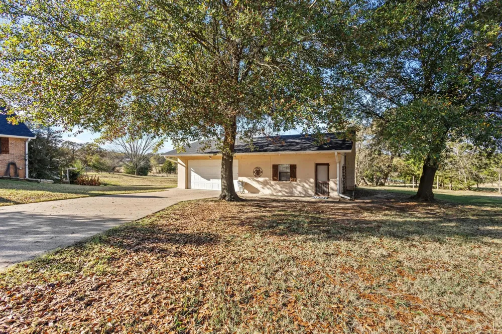 2321 COUNTY ROAD 2100 Ivanhoe, TX 75447