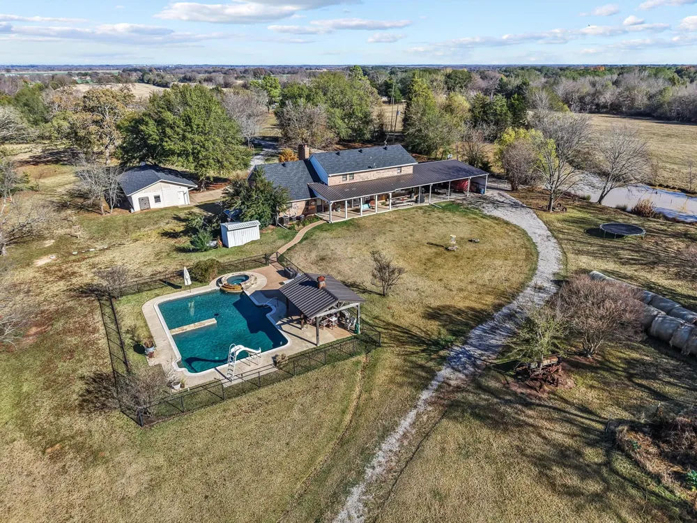 2321 COUNTY ROAD 2100 Ivanhoe, TX 75447