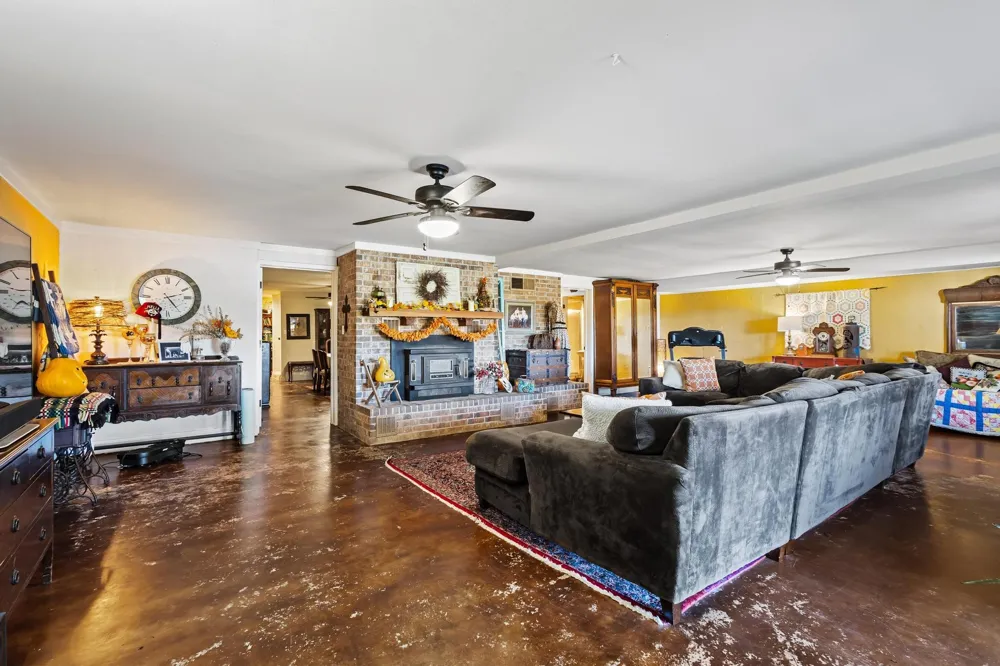 2321 COUNTY ROAD 2100 Ivanhoe, TX 75447